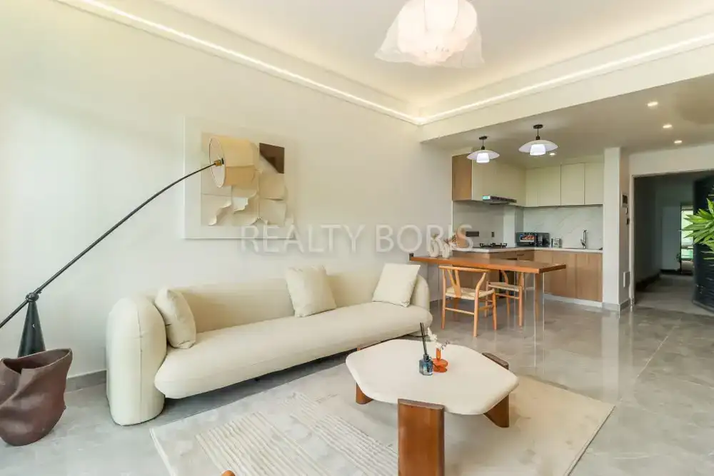 LUXURIOUS 1 BEDROOM IN LAVINGTON
