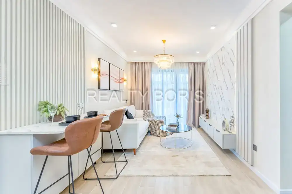 LUXURIOUS 1 BEDROOM IN LAVINGTON