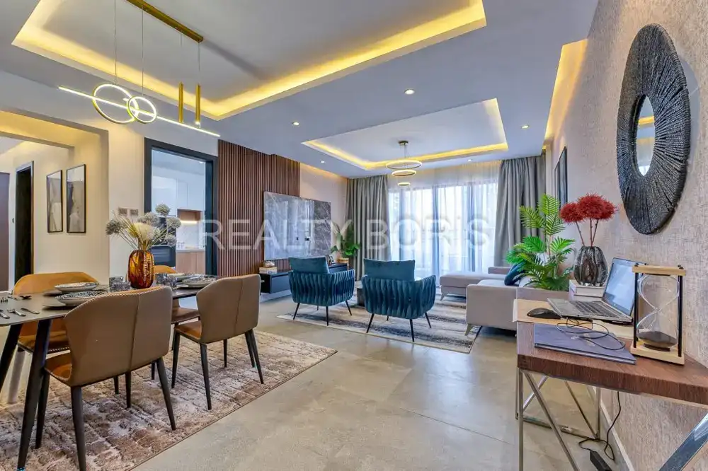 LUXURIOUS 3 BEDROOM IN PARKLANDS — Parklands