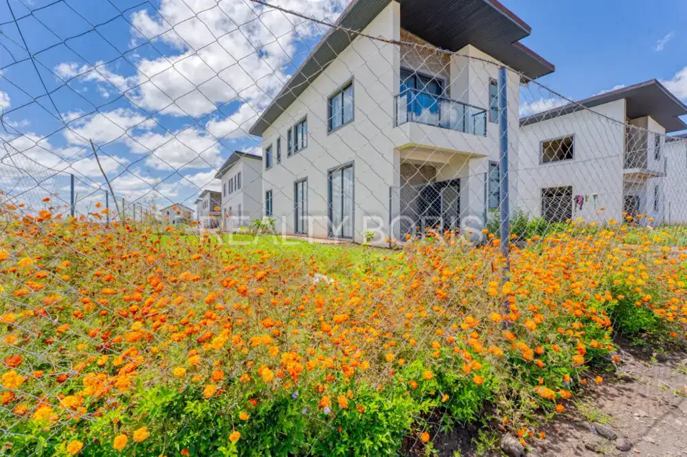 LUXURIOUS 4 BEDROOM TOWNHOUSE IN RONGAI — Rongai