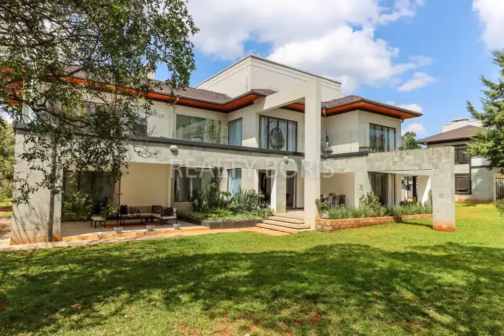 LUXURIOUS 5 BEDROOM IN KAREN — Karen