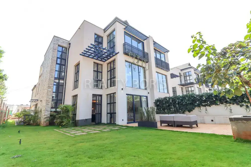 MODERN 4 BEDRM TOWNHOUSE IN RUNDA — runda