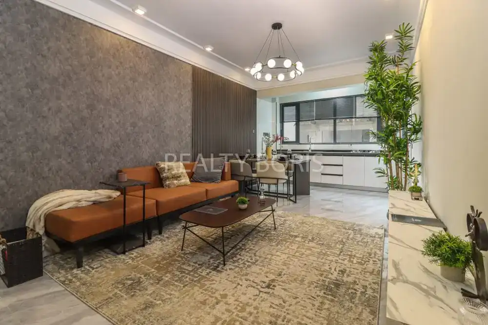 UNIQUE 1 BEDROOM IN LAVINGTON